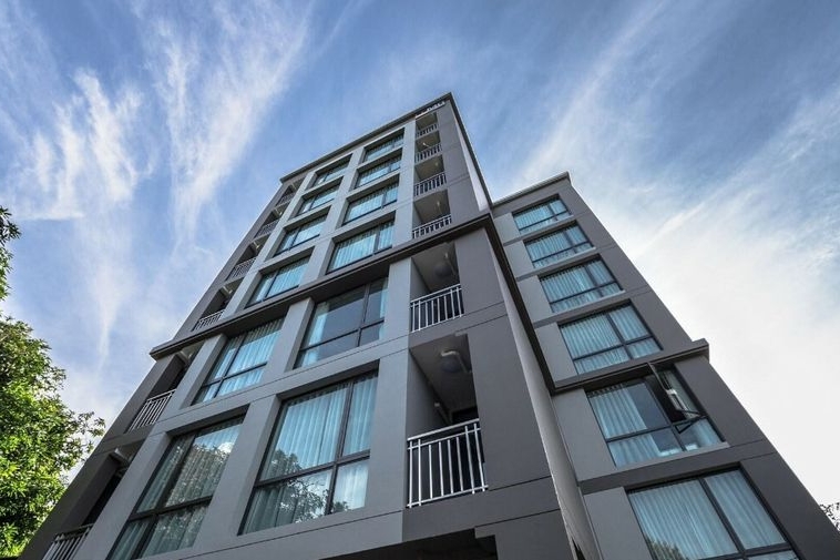 photo348 1 Like Sukhumvit 16