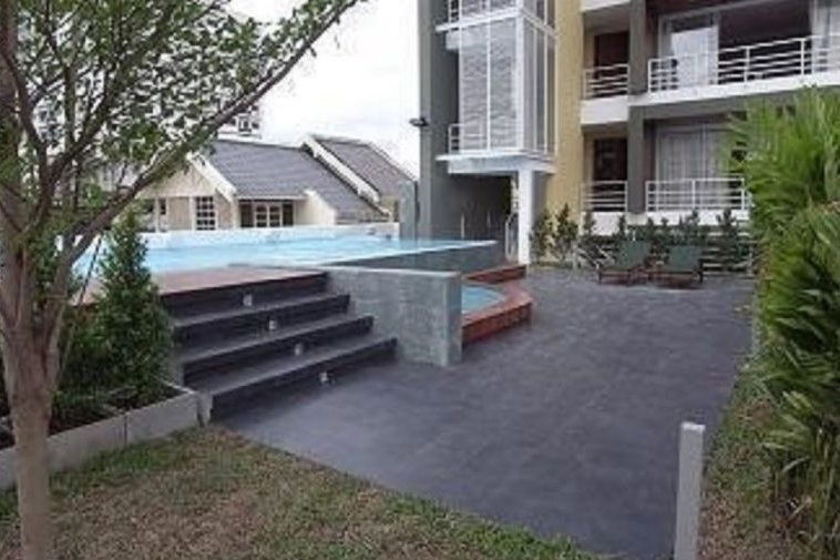 photo427 1 East Village