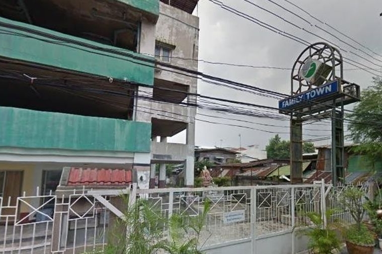 photo430 1 Family Town