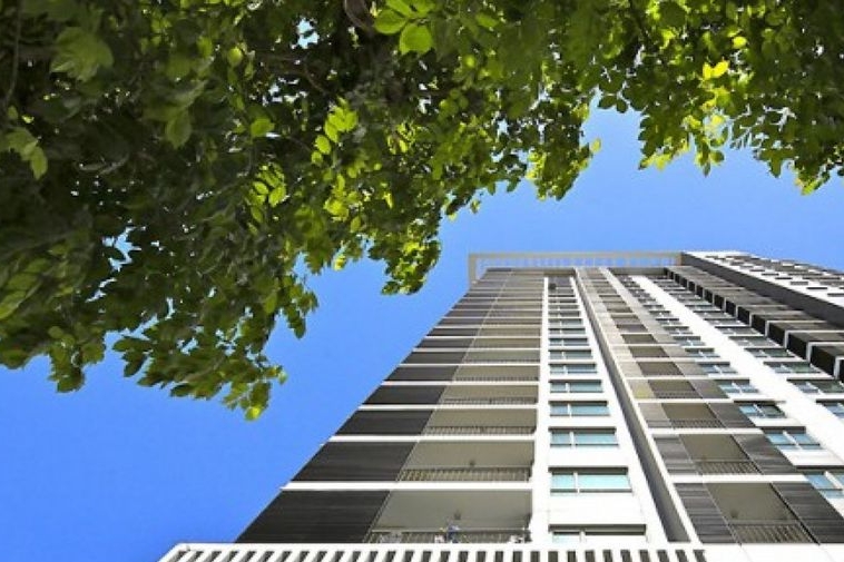 photo492 1 The Room Ari