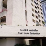 photo522 1 River House Condominium