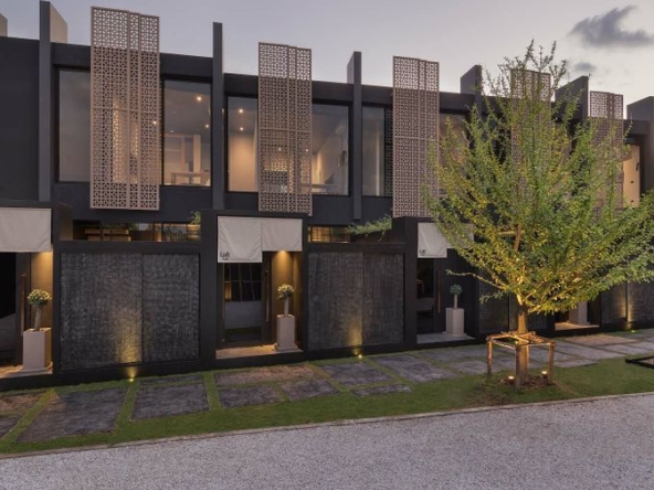 photo1047 1 Properties