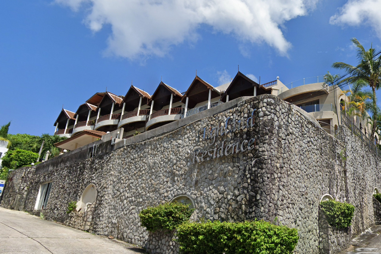 photo1066 1 Highland Residence