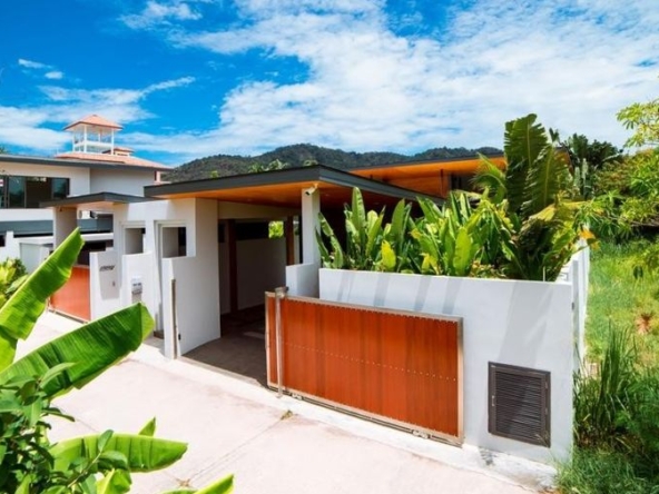 photo1133 1 Crystal Villas