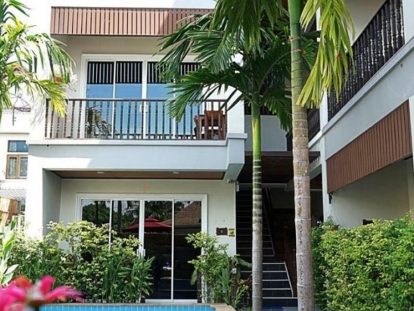 photo845 1 Vivi Boutique Room