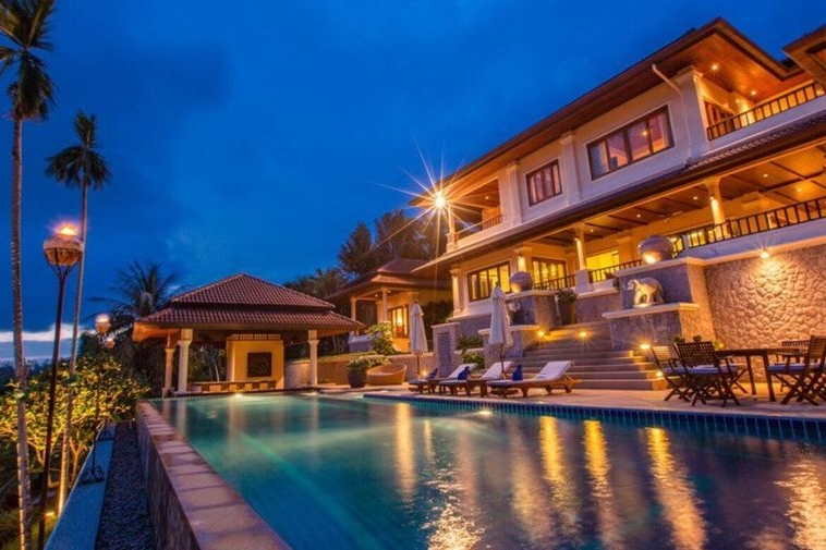 photo996 1 Lakewood Hills Villa